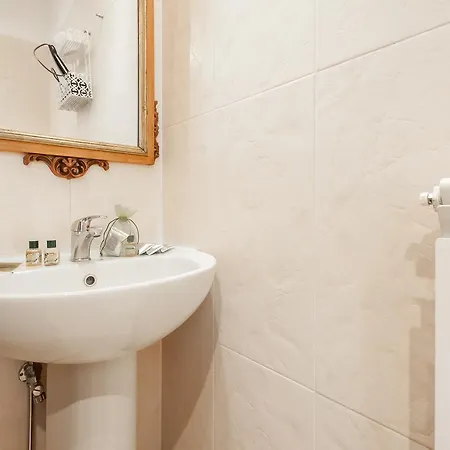 Bed & Breakfast Francesco Redi 4*
